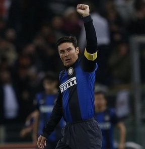 İtalya Serie A ekiplerinden Inter, 18 yıldır takımın formasını giyen, 39 yaşındaki kaptanı Javier Zanetti'nin sözleşmesini 1 yıllığına daha uzattı.