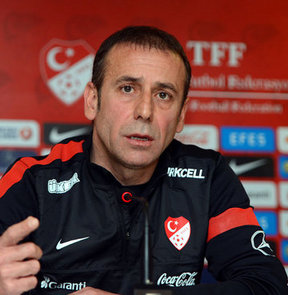 A Milli Futbol Takımı Teknik Direktörü Abdullah Avcı, "Bu seçimin herhangi bir şekilde speküle edilmemesi gerekiyor" dedi