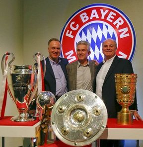 Bayern Münih'in gelecek sezon Bundesliga'da evinde oynayacağı 17 maçın 16'sının biletleri tükendi