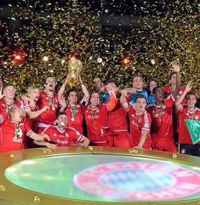 Bayern Münih, bir sezonda oynadığı 3 ana kulvarda da şampiyonluğa ulaşan tek Alman takımı olmayı başardı