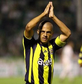 Fenerbahçe'nin eski kaptanı Alex, Twitter'dan sarı-lacivertli kulüple ilgili açıklama yaptı