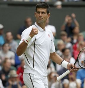 Wimbledon Tenis Turnuvası'nda tek erkeklerde 1 numaralı seri başı Novak Djokovic, ilk turda Alman Florian Mayer'i 3-0 yendi