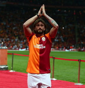 Galatasaray'da teknik direktör Fatih Terim'in kadroda şans vermediği isimlerden olan Çağlar Birinci, transfer görüşmelerinde artık olumlu sonuç almak istiyor.
