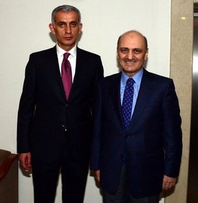 Trabzonspor Kulübü Başkanı İbrahim Hacıosmanoğlu, Çevre ve Şehircilik Bakanı Erdoğan Bayraktar'ı İstanbul'da ziyaret etti