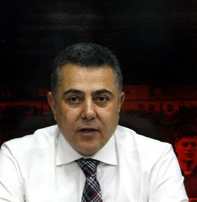 Eskişehirspor Kulübü'nün haziranda gerçekleştirilecek olağanüstü genel kurulda başkanlığa aday olan Mesut Hoşcan, Alper Potuk transferinde yaşananlardan dolayı yönetimi eleştirdi
