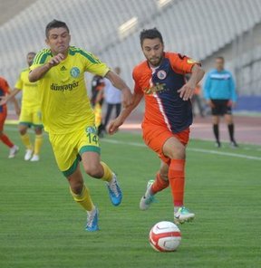 Futbolda PTT 1. Lig'de oynanan maçta İstanbul Büyükşehir Belediyespor, Şanlıurfaspor'u 2-1 mağlup etti ve liderliğini sürdürdü
