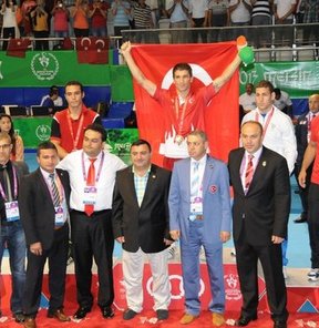 17. Akdeniz Oyunları'nda madalya sıralamasında ikinci sıradaki yerini koruyan Türkiye, toplamda 83 madalyayla 2005'teki 73 madalyalık rekoru kırdı