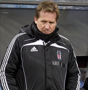 Malaga, takımın teknik direktörlüğüne son olarak Beşiktaş'ta görev yapan Bernd Schuster'i getirdi