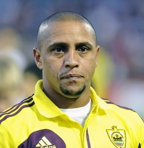Teknik direktör arayışlarını sürdüren Spor Toto Süper Lig ekiplerinden Sivasspor'un, Roberto Carlos'a teklif götürdüğü ve ilk görüşmenin olumlu geçtiği belirtildi