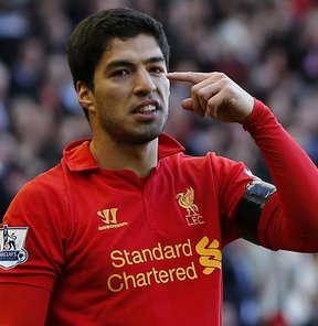 Premier Lig ekiplerinden Liverpool'dan takımdan ayrılmak isteyen Luis Suarez'e izin çıkmadı