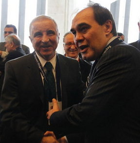 Başkan Ünal Aysal, dün Les Ottomans’da Futbol Federasyonu Başkanı Yıldırım Demirören’le bir araya geldi