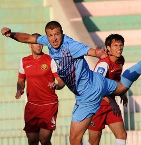 Yeni sezon hazırlıklarını Isparta Davraz'da sürdüren Trabzonspor, ikinci hazırlık maçında Ukrayna'nın Metalurg Zaporizhzhia takımını 1-0 yendi